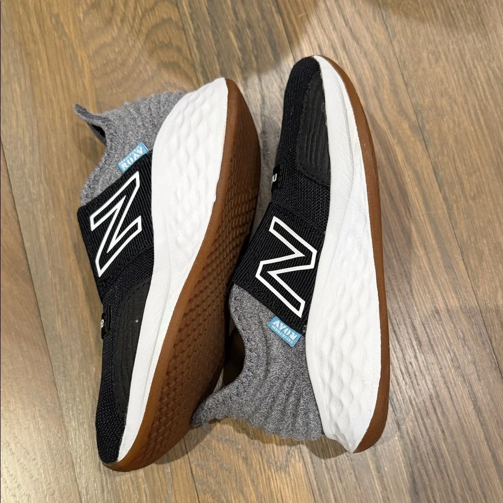 New Balance Kids' Black and Gray Sneakers - Picture 4 of 4